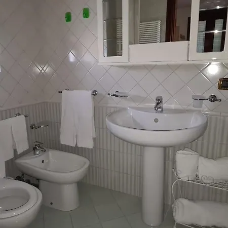 Dimora Del Marchese 아파트호텔 4*