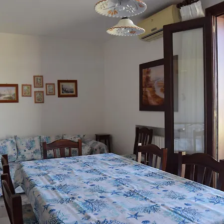 Dimora Del Marchese מלון דירות