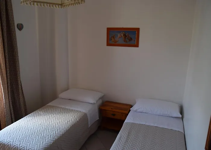 Dimora Del Marchese מלון דירות 4*