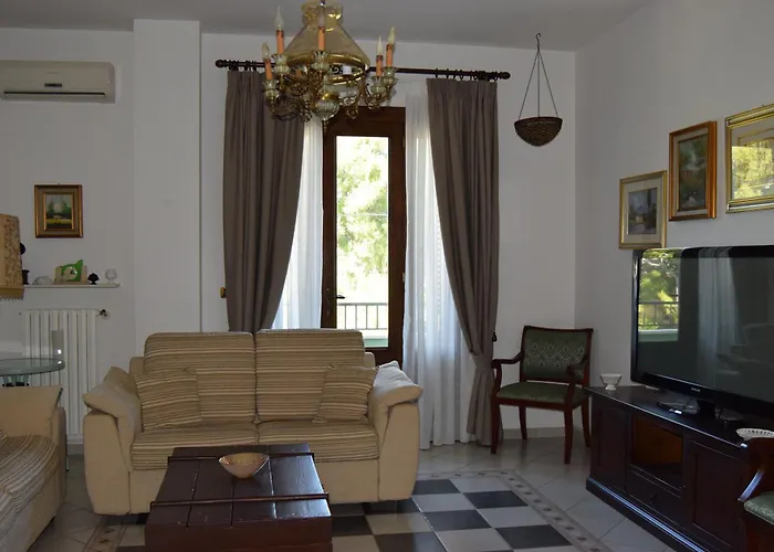 מלון דירות Dimora Del Marchese 4*